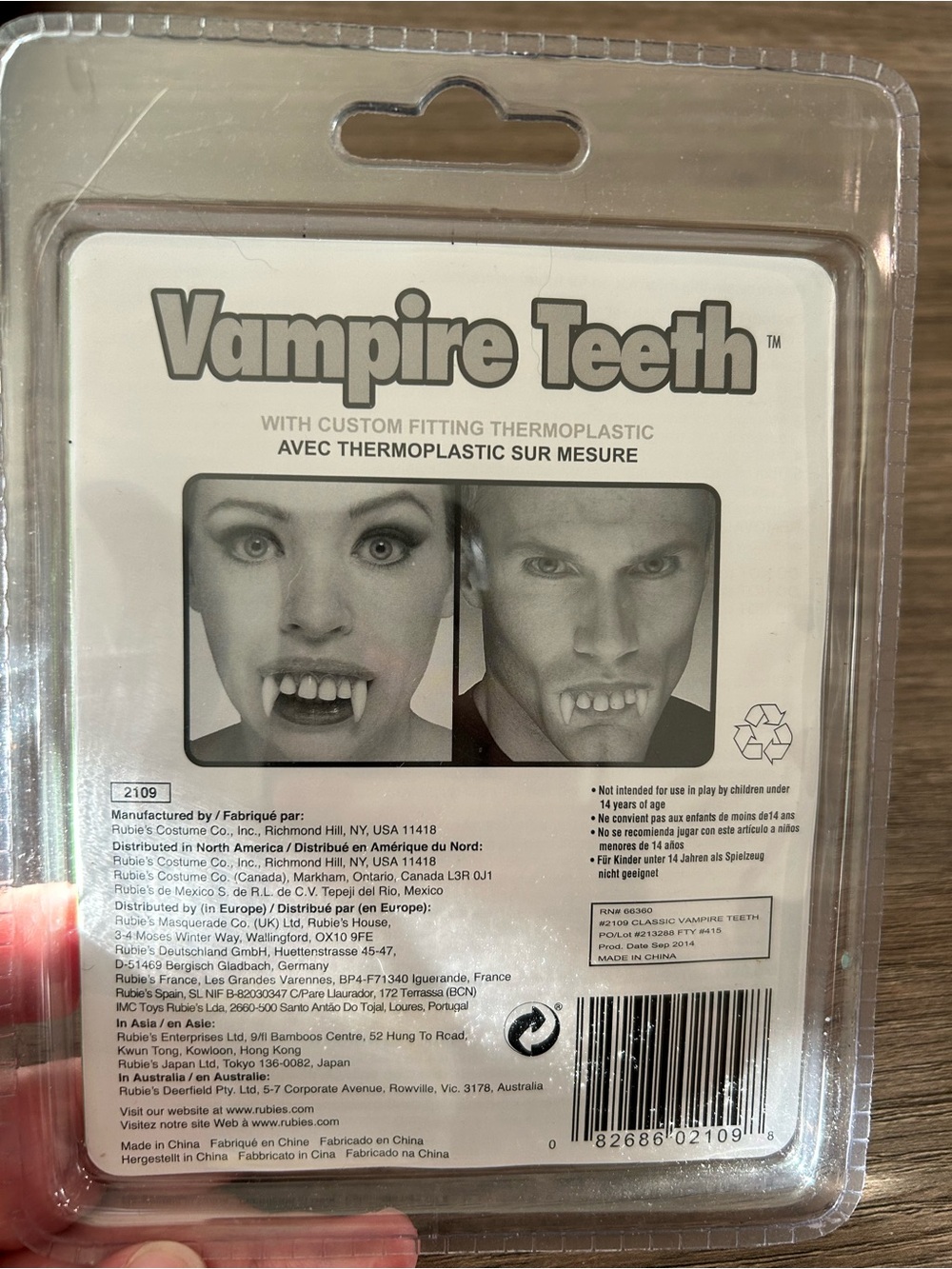 Vampire teeth - Picture 2 of 2
